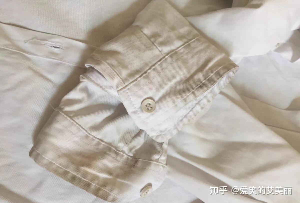 江湖救急突然发现宿舍里的白衣服放久了都发黄了请问白衣服发黄怎么洗
