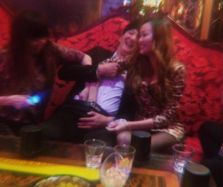 花88元混入了一个"富婆包养"群,听鸭说他们并不是真的快乐