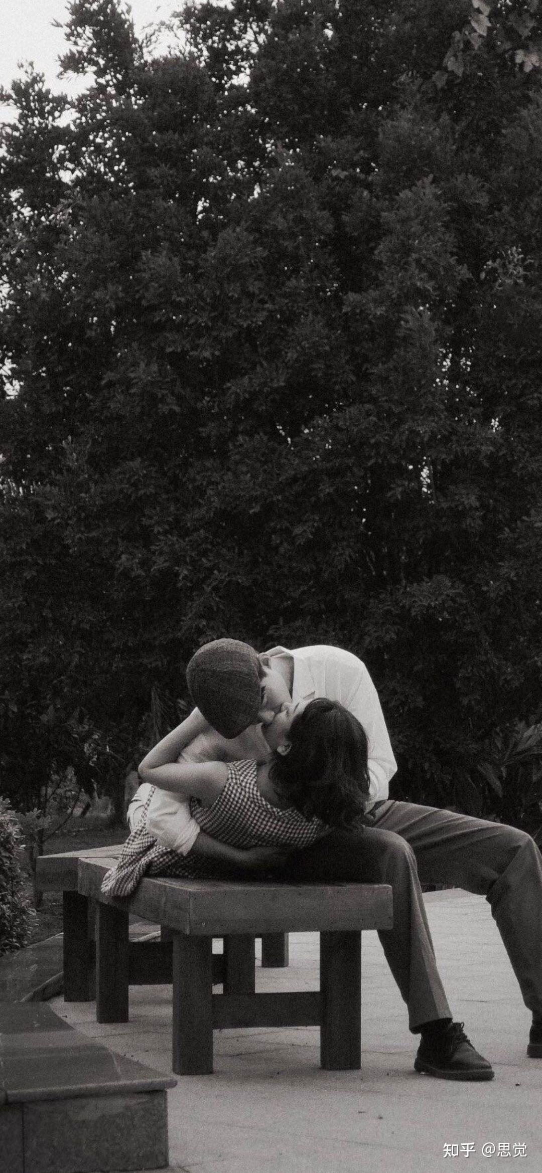 有没有男女亲吻很唯美也很禁欲的手机壁纸? - 知乎