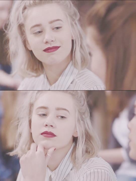 如何评价挪威剧skam里noora的颜