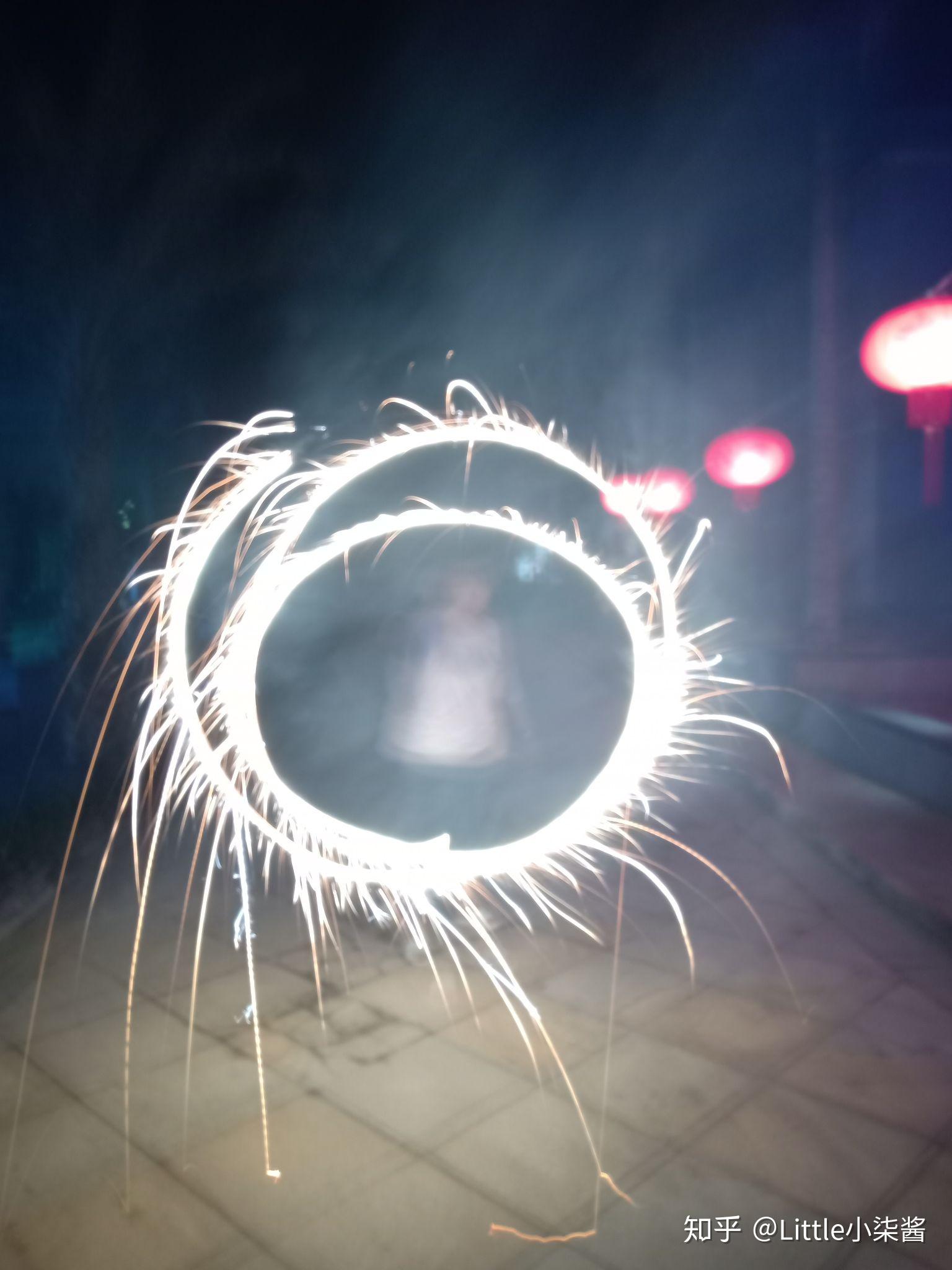 过年如何用手机拍出烟花棒的轨迹图