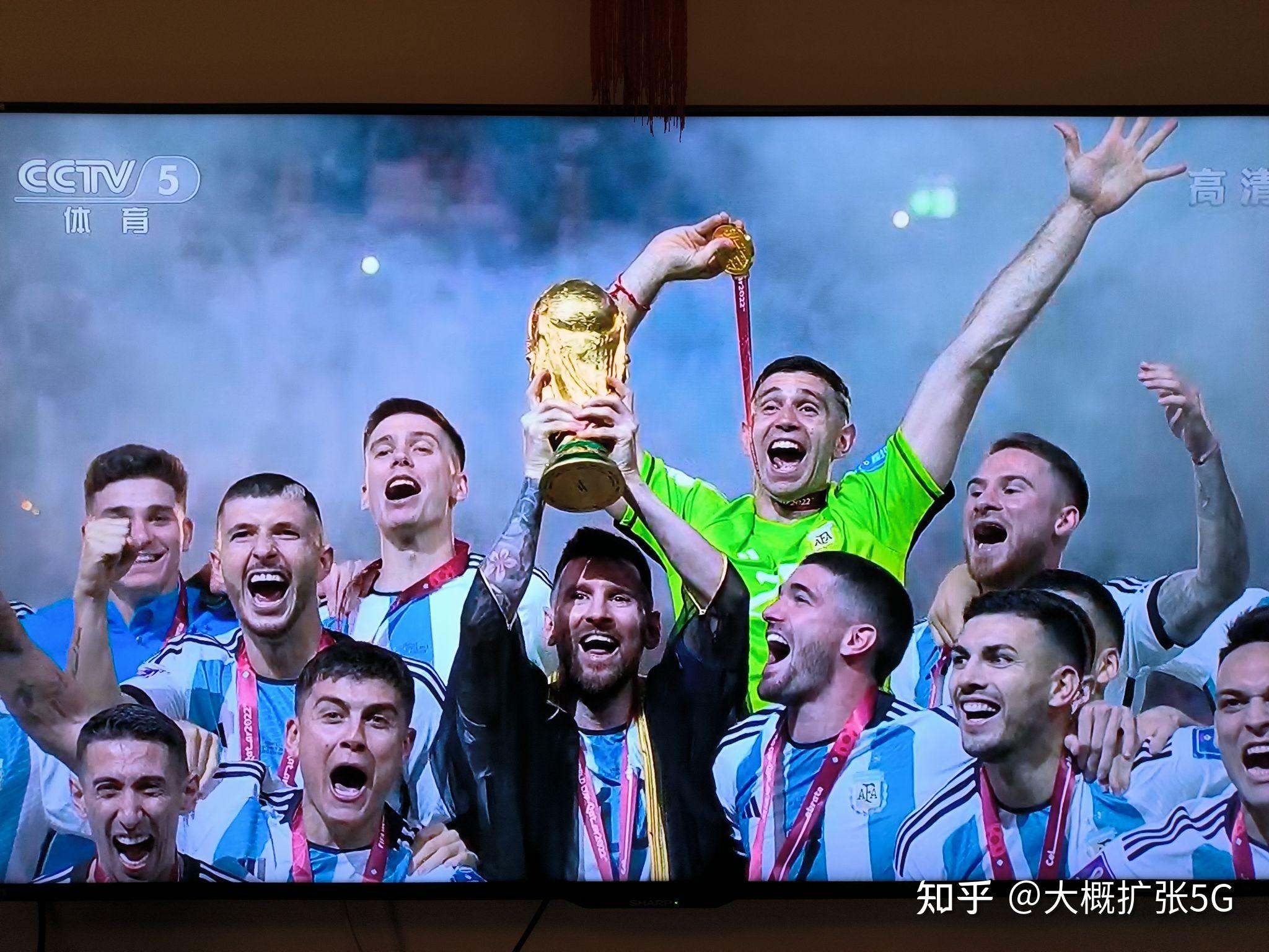 2022年卡塔尔世界杯决赛阿根廷点球大战击败法国夺冠如何评价本场比赛