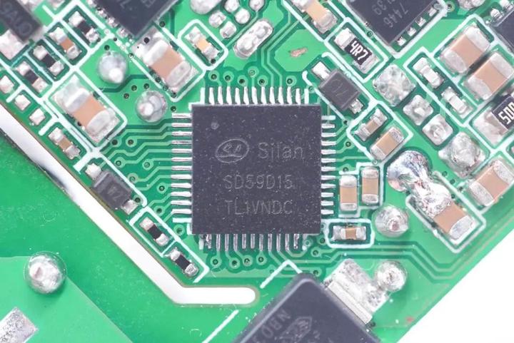 士兰微4款新品登场，采用内置协议+驱动+MCU 3合1设计 - 知乎