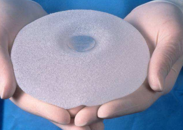 隆胸假体毛面和光面的区别在哪