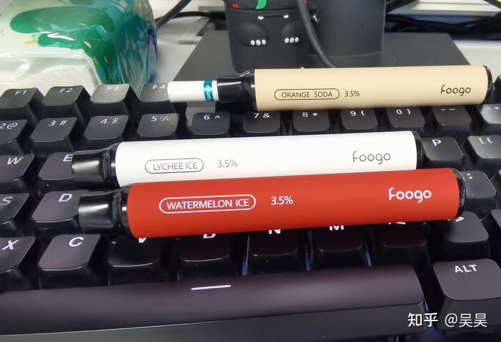 即抛雾化棒就抽foogo福狗小钢炮,陆续试了几款水果味,都挺合心水的