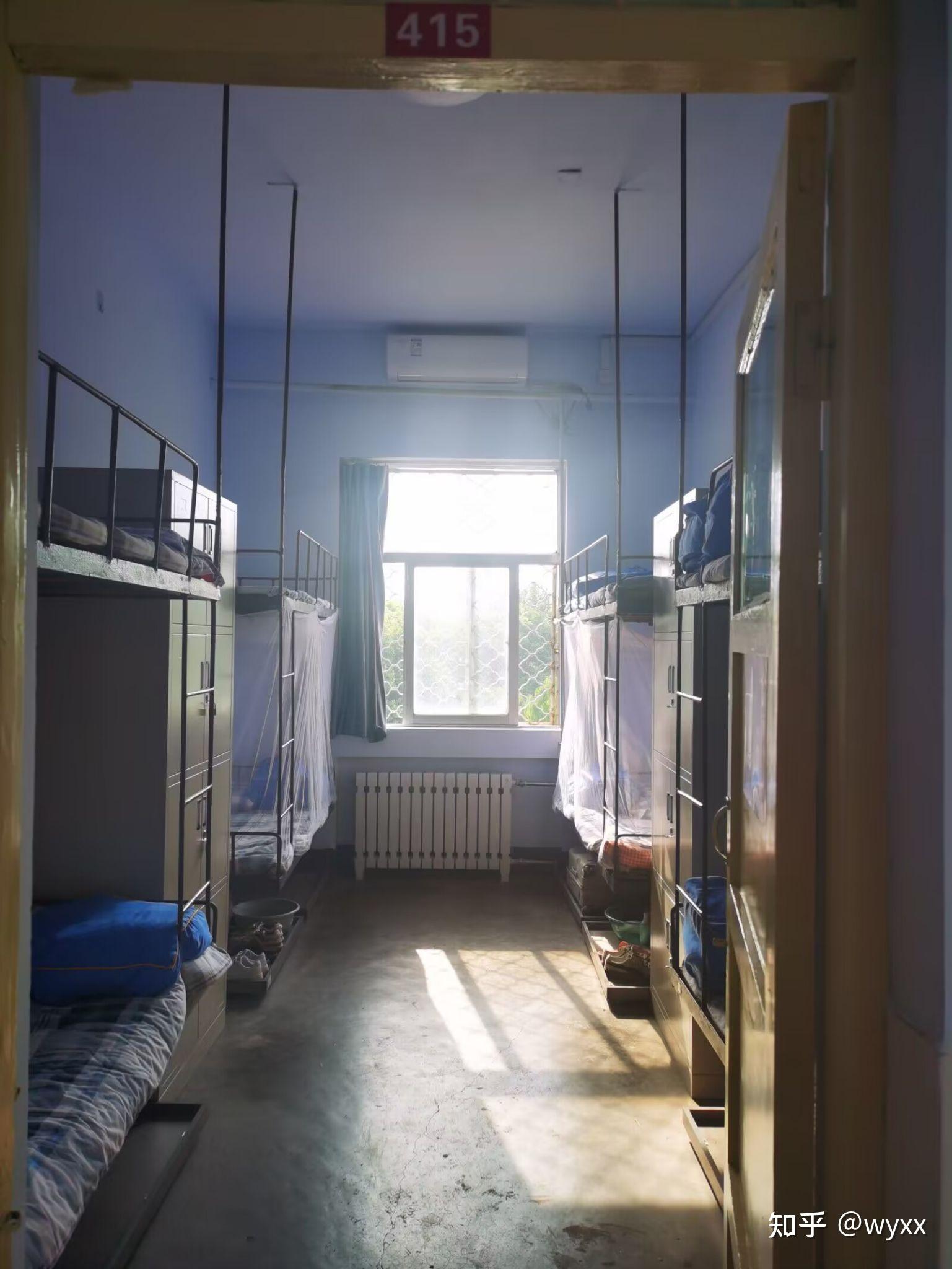 求临沂一中本部现宿舍照片,想去一本,因为宿舍问题摇摆不定,前几天去