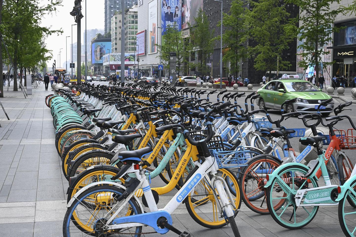 北京东城区首试“电子围栏” 规范共享单车停放区