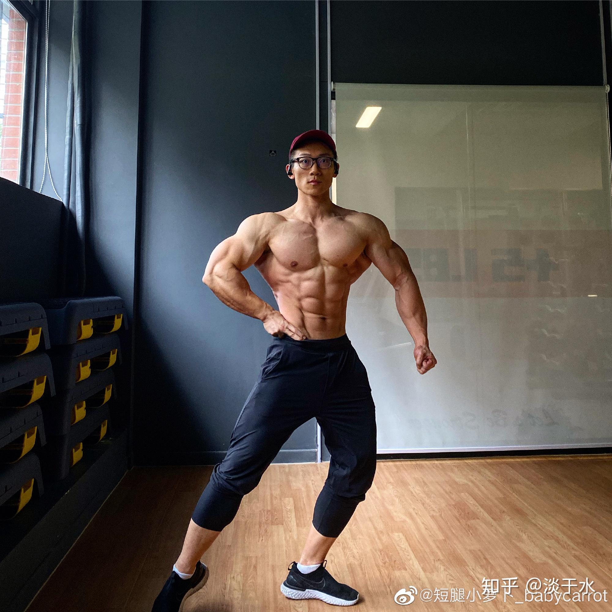 28岁越南头号肌肉网红，大粗腿实力超群 - 男性 - 酷泡时尚 - 中国时尚资讯综合门户