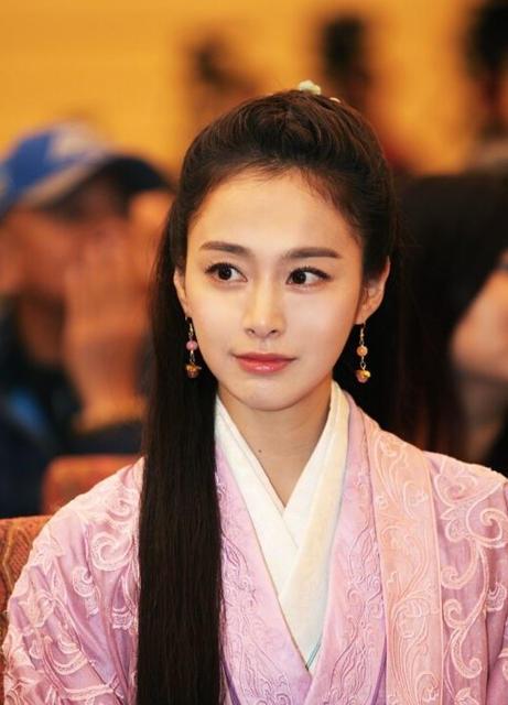 如何客观评价裴秀智的长相