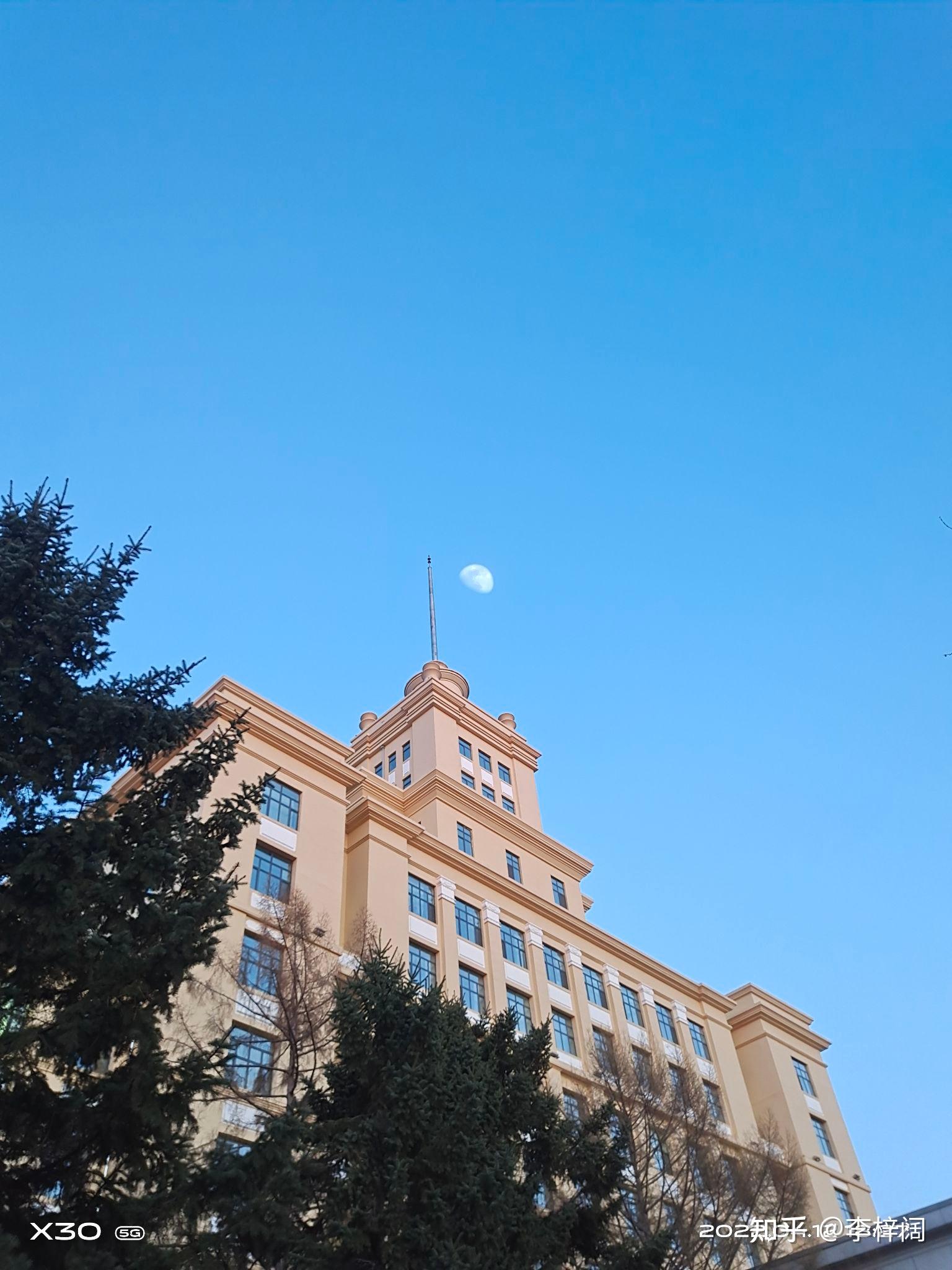 黑龙江大学的校园环境如何? - 知乎