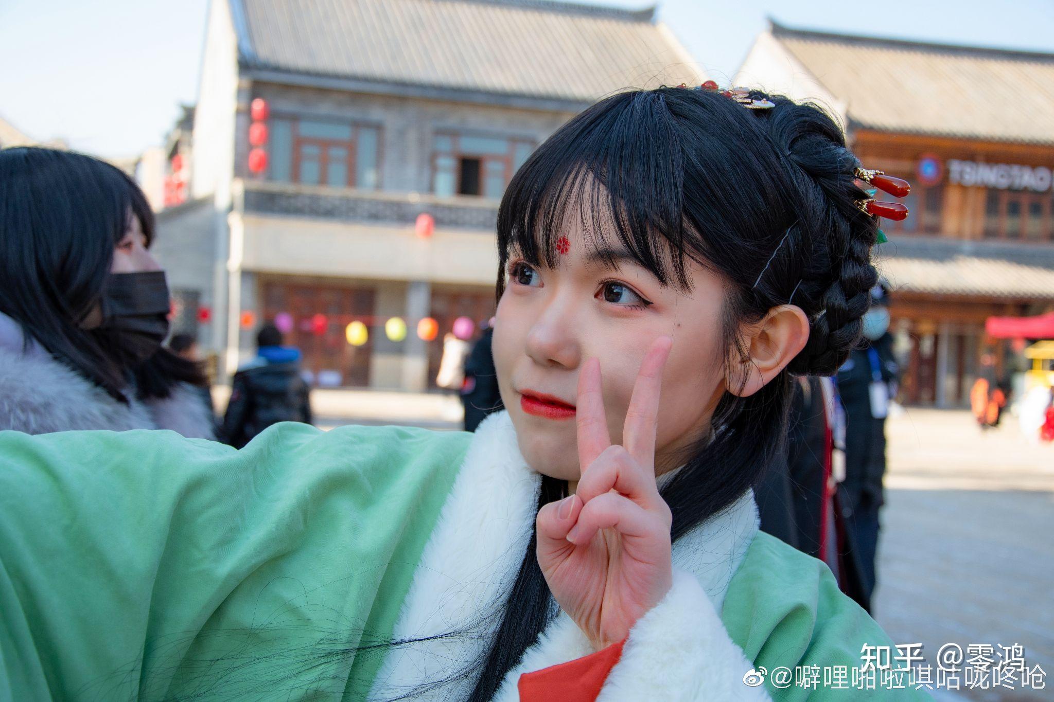 封茗囧菌的线下和微博的照片差别大码吗各位线下见过的可以说一下嘛