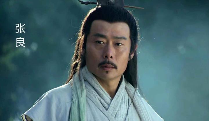 刘邦得知将领们在商议反叛,便求助张良,张良:封赏您最痛恨的人