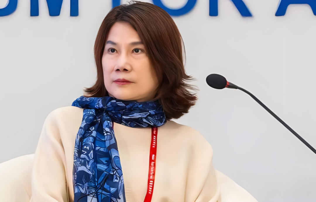董明珠称「年轻人不能为挣钱而活」,呼吁年轻人应树立正确的人生观和