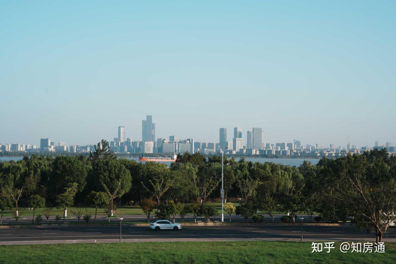 周来访破千组!打响江核四代宅热潮,稀缺头排瞰江洋房即将首开 - 知乎