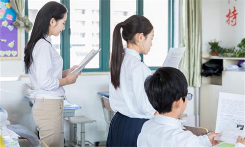 一年级孩子上课爱说话怎么办?这些方法行之有效! - 知乎