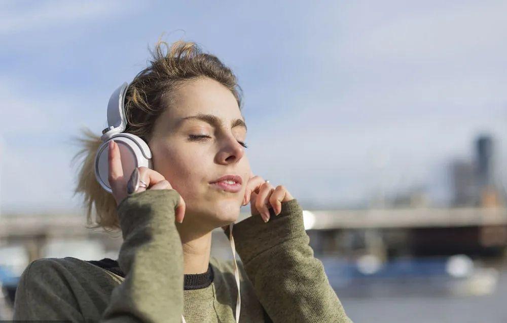 戴耳机对人的听力影响到底有多大？