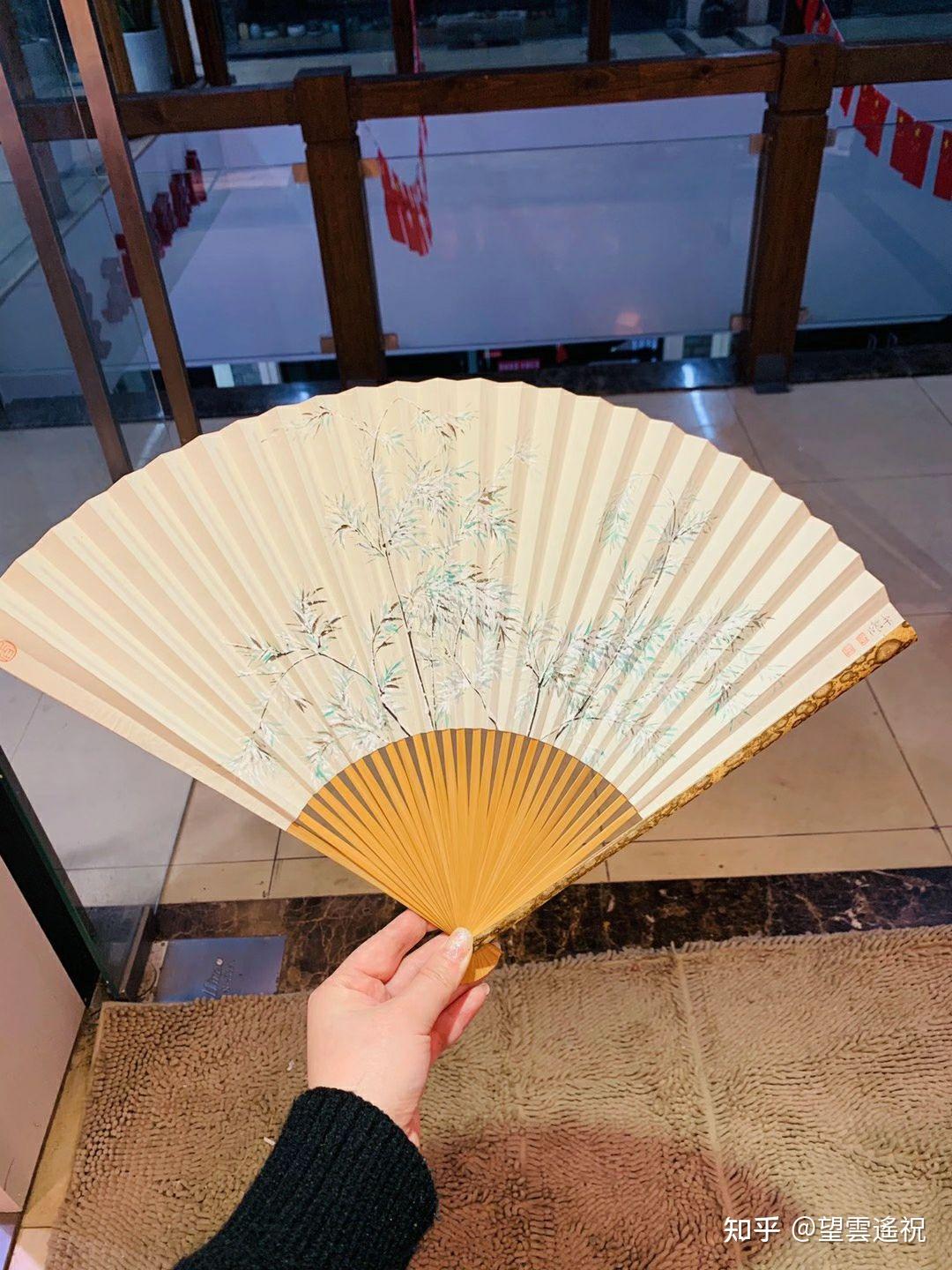 在扇子里清风摇翠是什么意思?有什么其他的分类? - 知乎