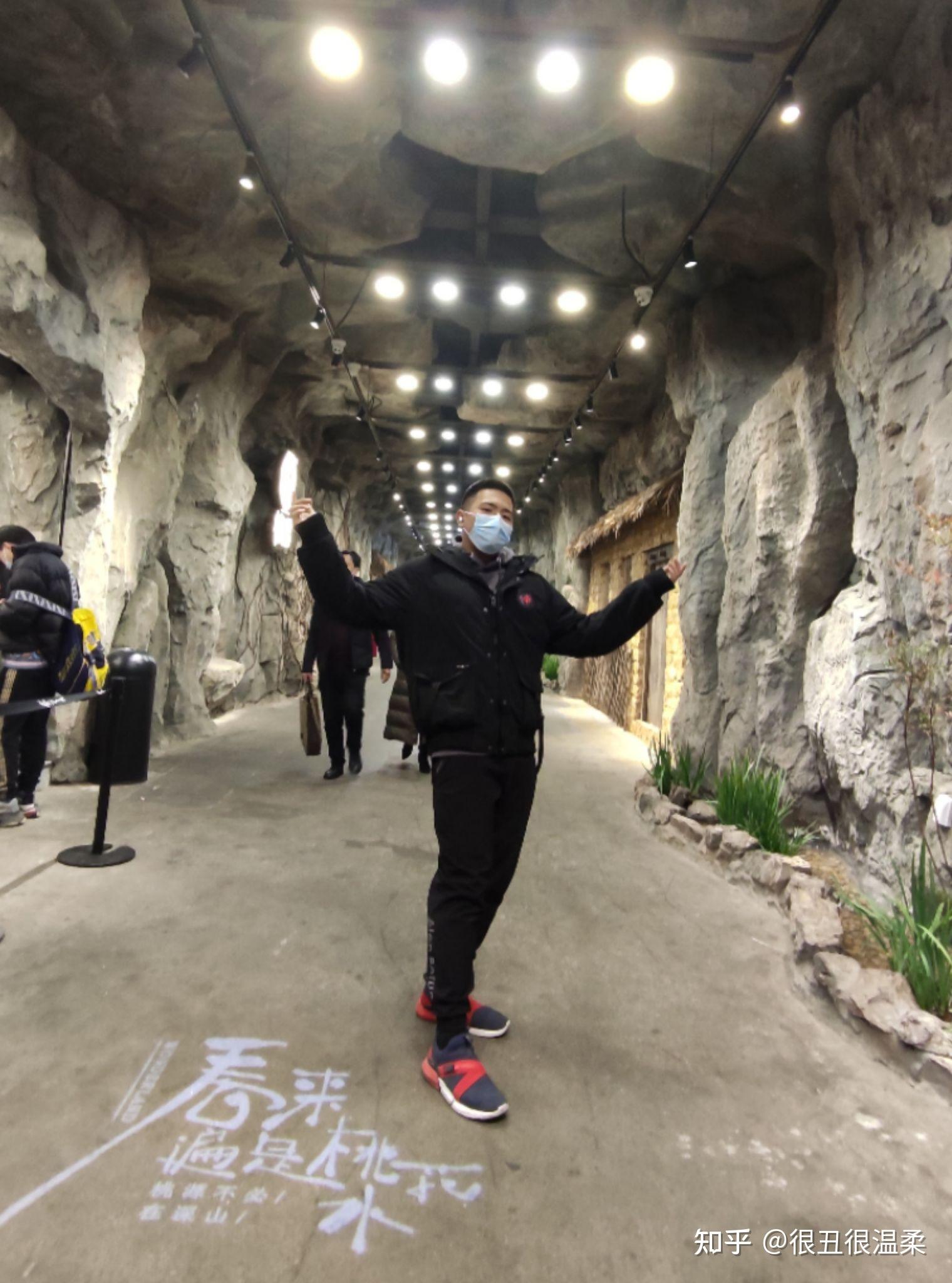 男生身高1米8体重180斤是不是太胖了