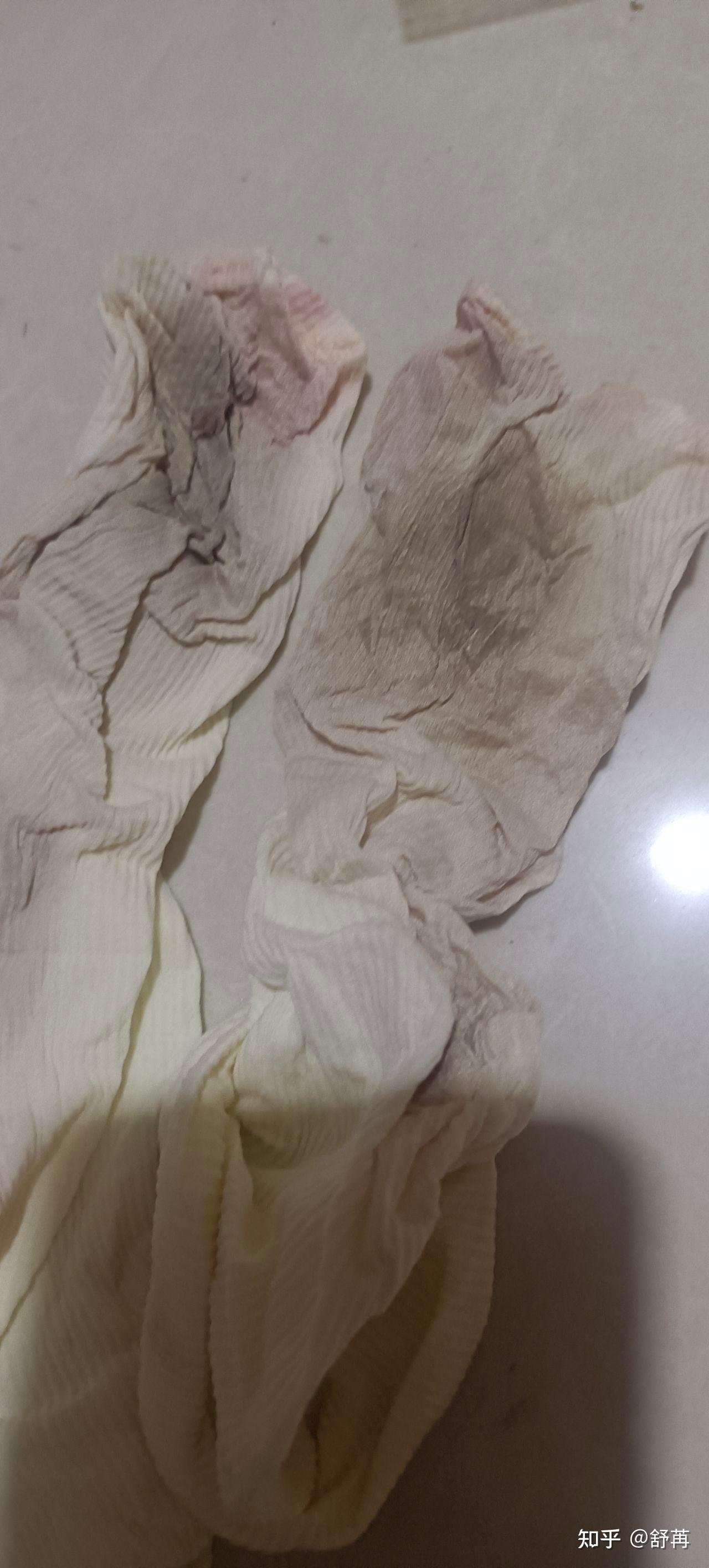 女孩子三天不洗袜子你们觉得会臭吗