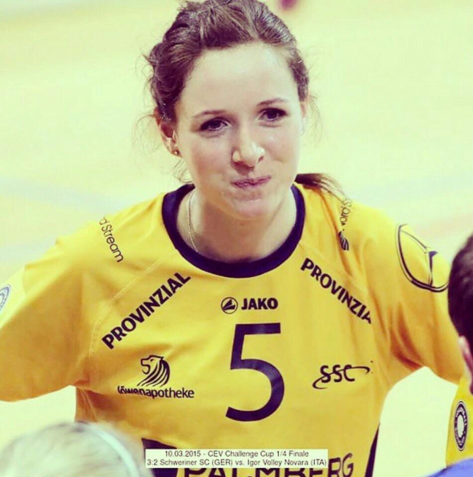 有没有发现荷兰女排10号是个美女有没有对她的评价