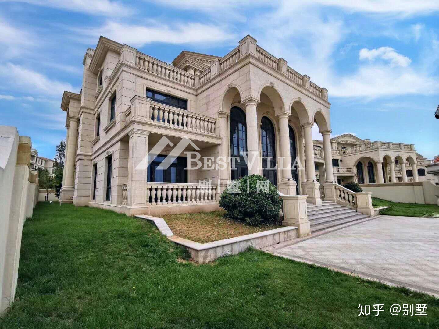 青岛市南区第一豪宅,莱阳路8号,以65席纯正红屋顶,传承上一个百年,启幕下一个百年 - 知乎