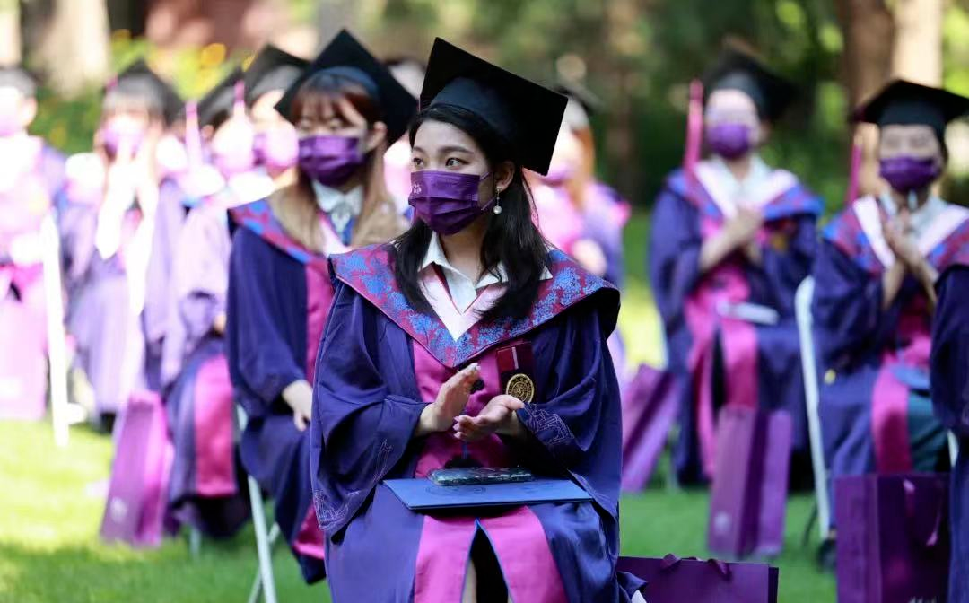 九大美院的“神仙学士服”设计! - 知乎