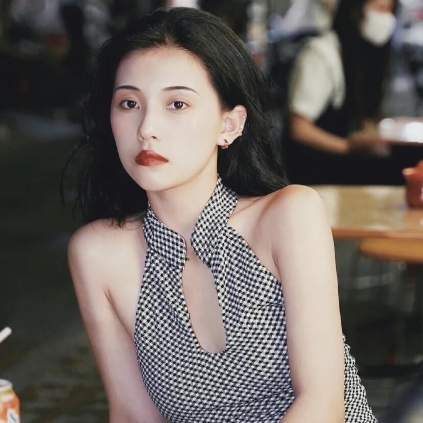 有没有一些适合酷酷女生偏欧美或港风的头像