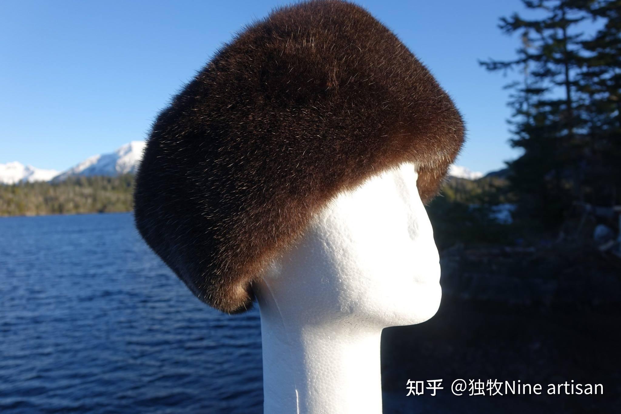 为什么郭德纲相声里有钱人都是海龙帽子的忠实拥趸? - 知乎