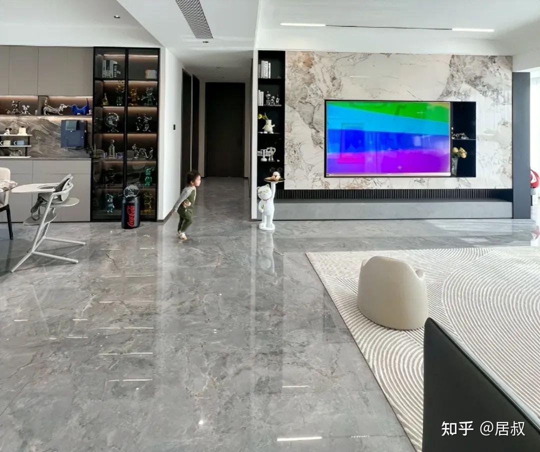 能买大平层，就别买复式楼！不好住又不好卖，彻底沦为不动产！ - 知乎