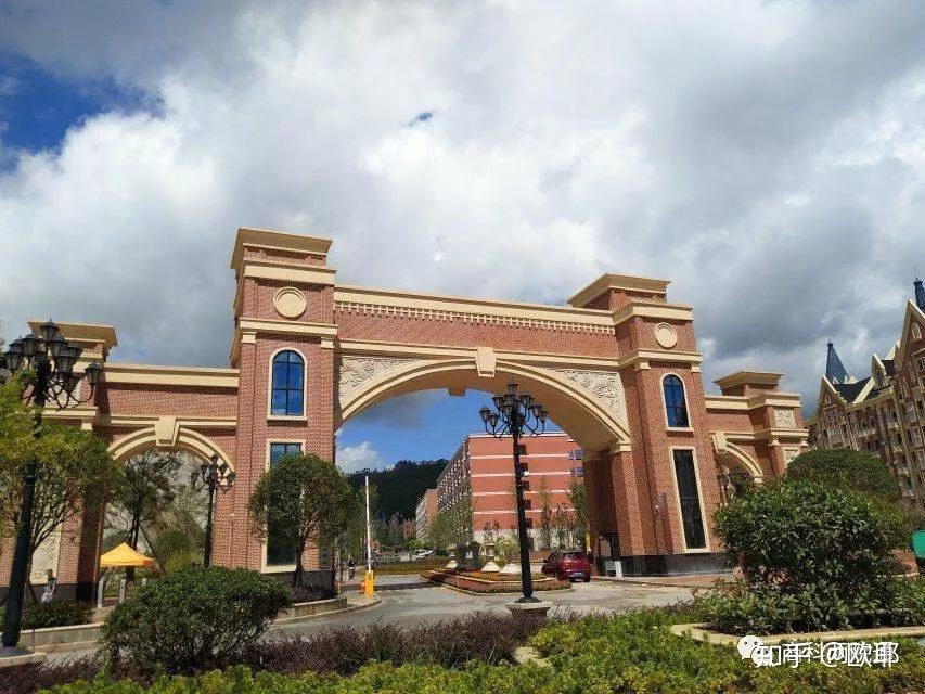 想知道学校是什么样子的,网上给的照片感觉不太可信? - 知乎