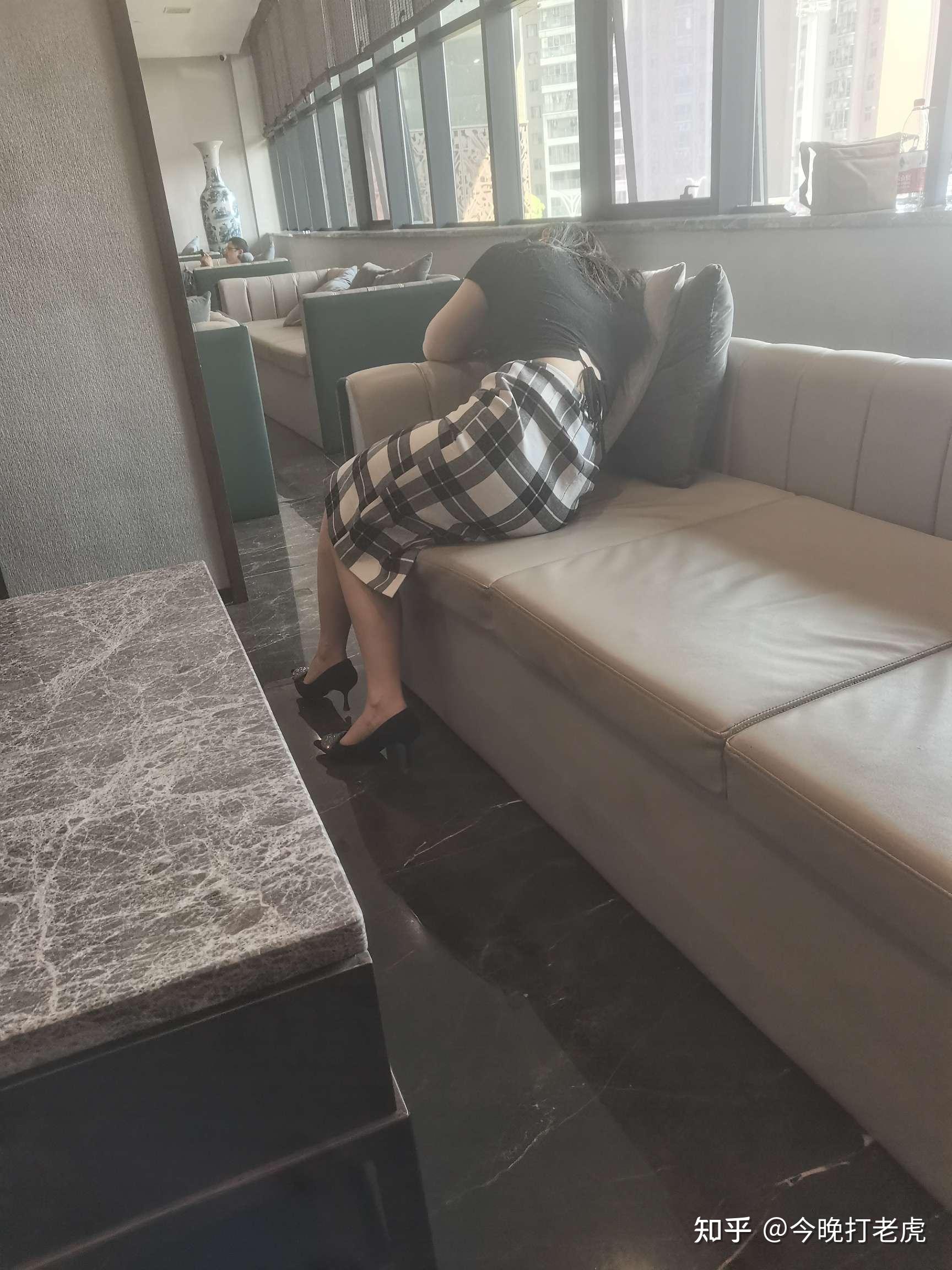 拍女朋友睡着照片?