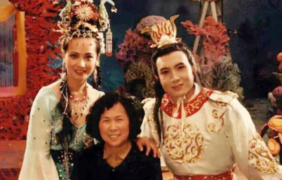 “万圣公主”张青,当红之时下海经商,成为身价过亿的霸道女总裁 - 知乎