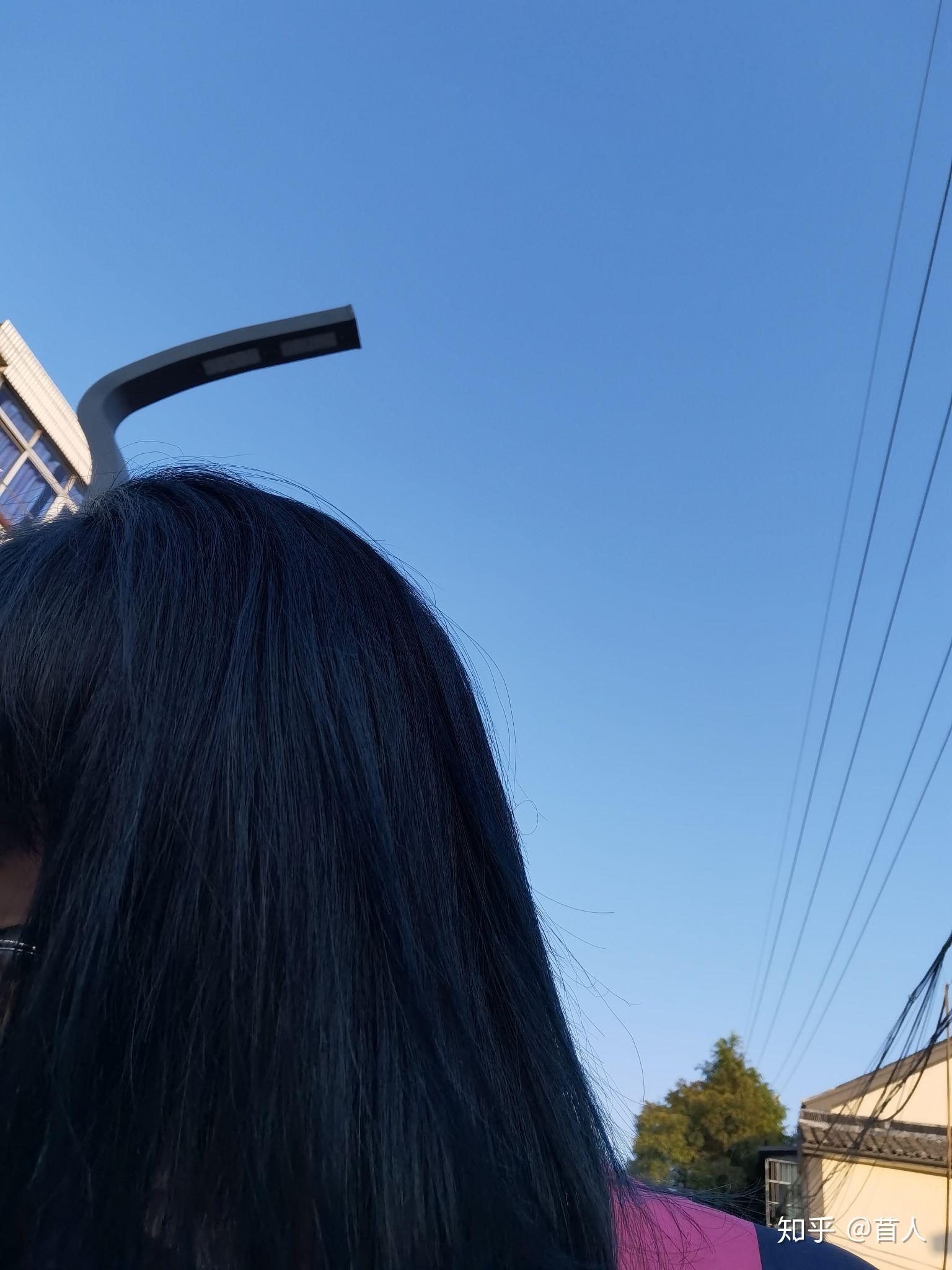 蓝黑色能不漂直接染吗就是那种室内看不出染了头发,阳光下泛微蓝的