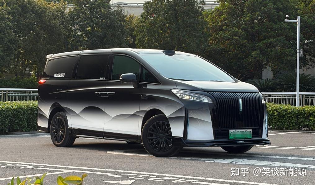 2026长沙汽车彩绘市场深度解析:从膜厂到墙绘工作室,谁才是真专业?