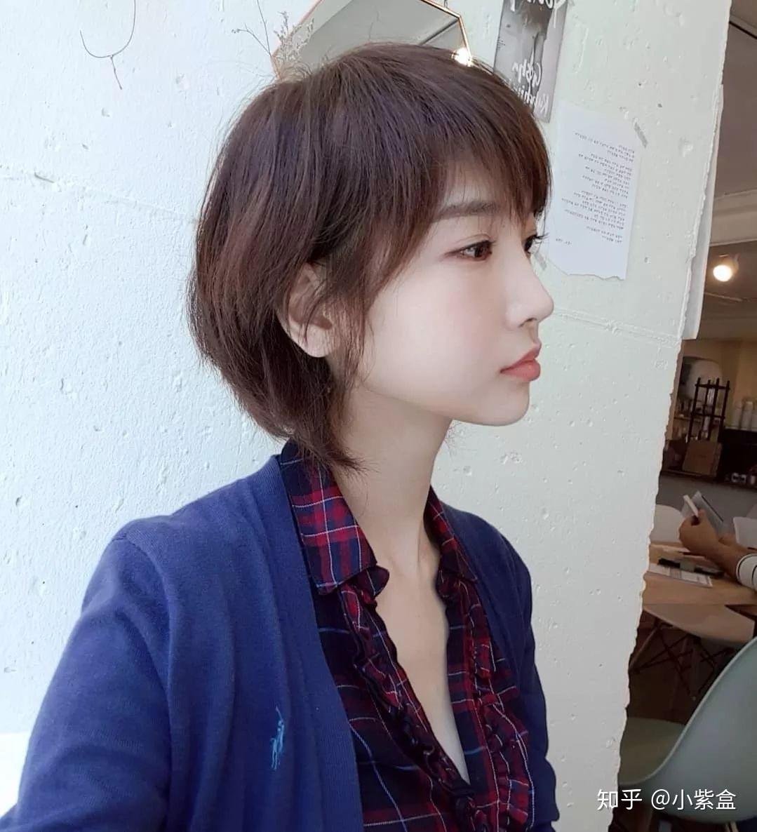 有没有好看的中短发发型烫发推荐的适合圆脸小脸的