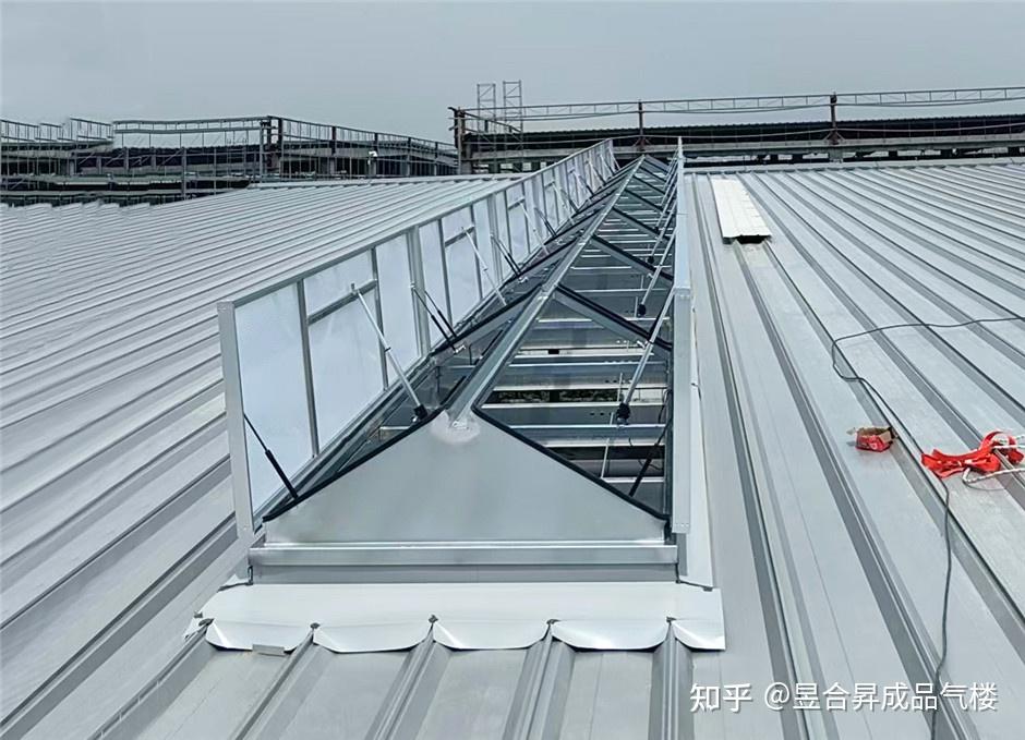 为什么厂房喜欢选用钢结构厂房屋面电动天窗?