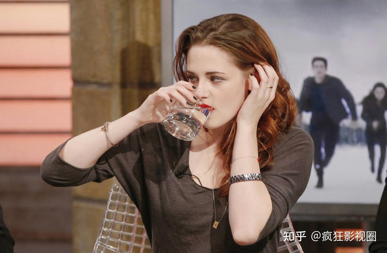 暮光之城女主克里斯汀斯图尔特在中国是不是相当于郑爽