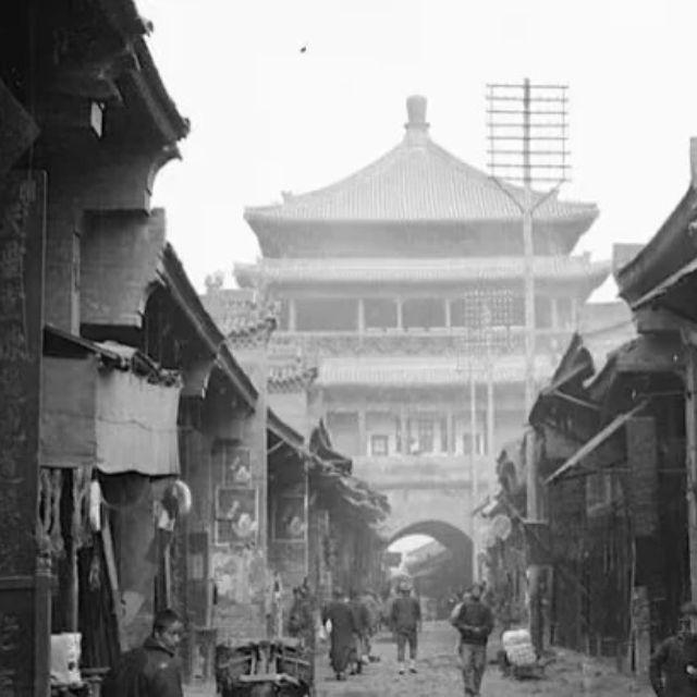 满清时满城里的八旗主要从事什么生产活动？劳动强度大不大？