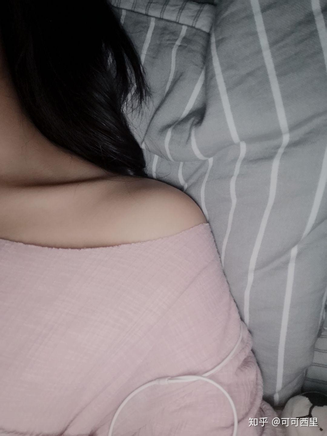 为什么有的锁骨是一字形 有的是v字形?哪种好看些? - 知乎