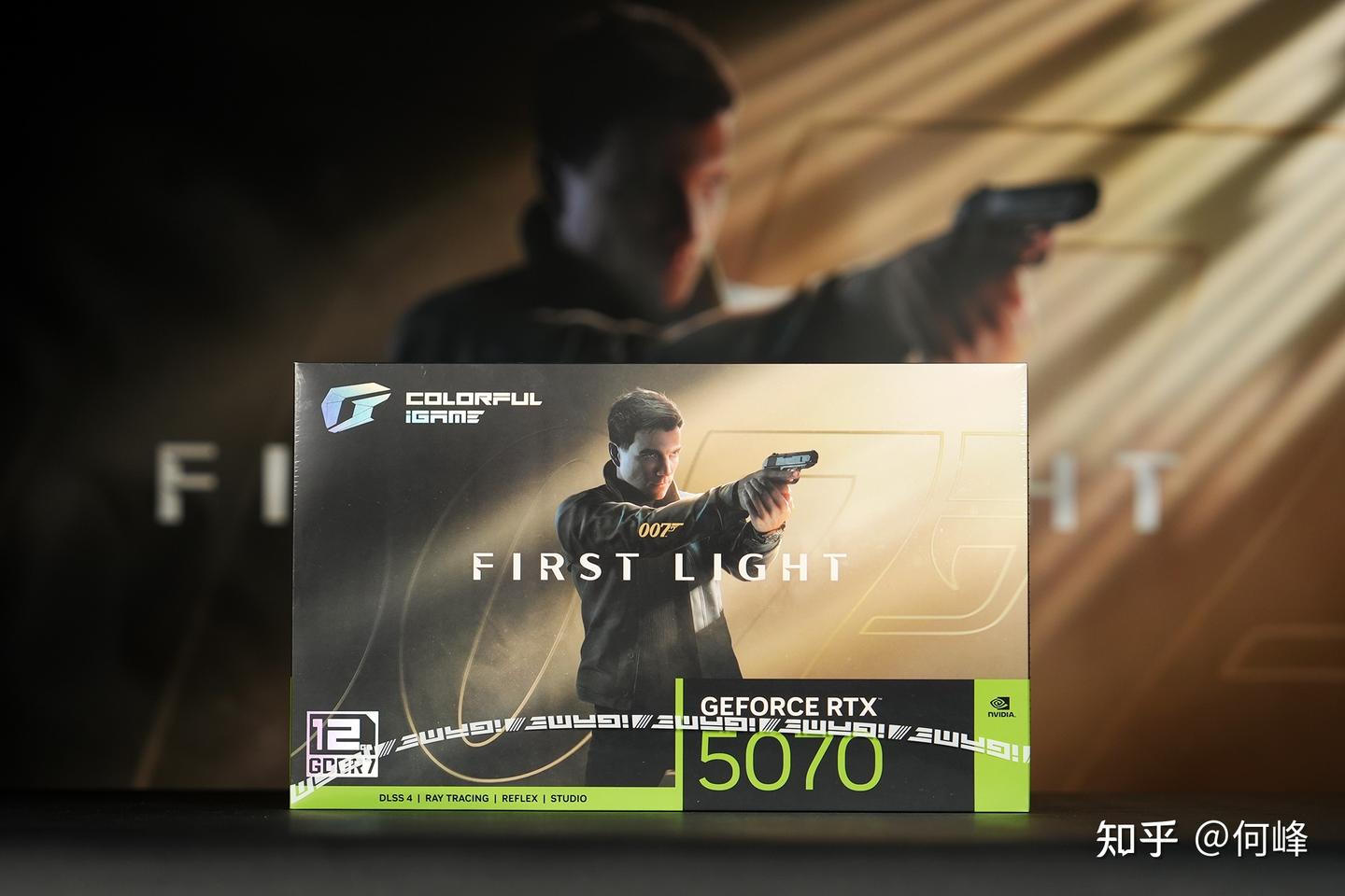 纯黑金特工高定初露锋芒实测七彩虹iGame RTX 5070 007联名定制显卡