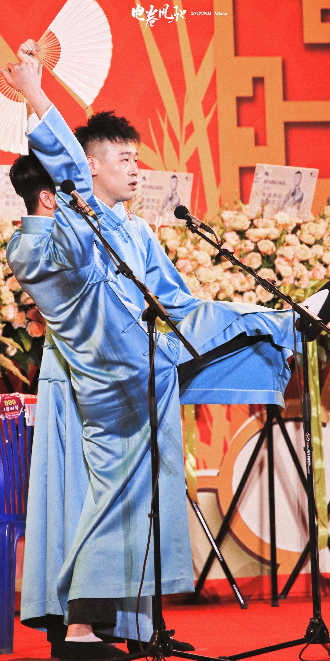 姐妹们最喜欢的张云雷的大褂是哪一件? - 知乎
