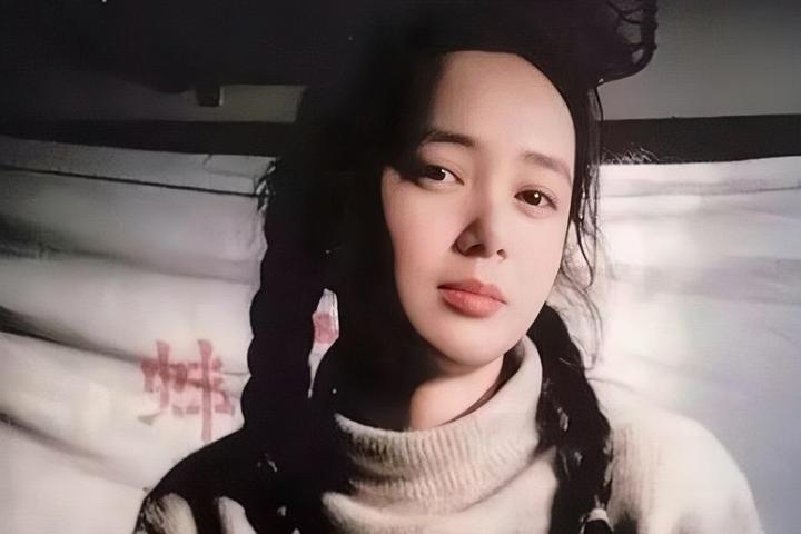 蒋雯丽 蒋雯丽“发福扮嫩”算美人吗？看她30年前状态，顶级骨相名副其实- 知乎