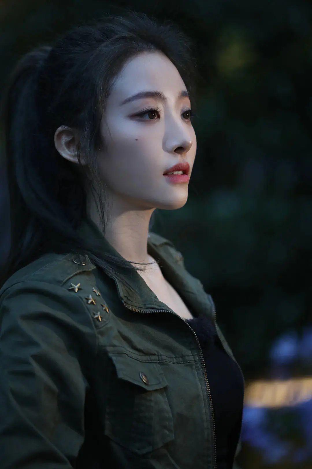 可不可以分享几张喻言好看的照片? - 知乎