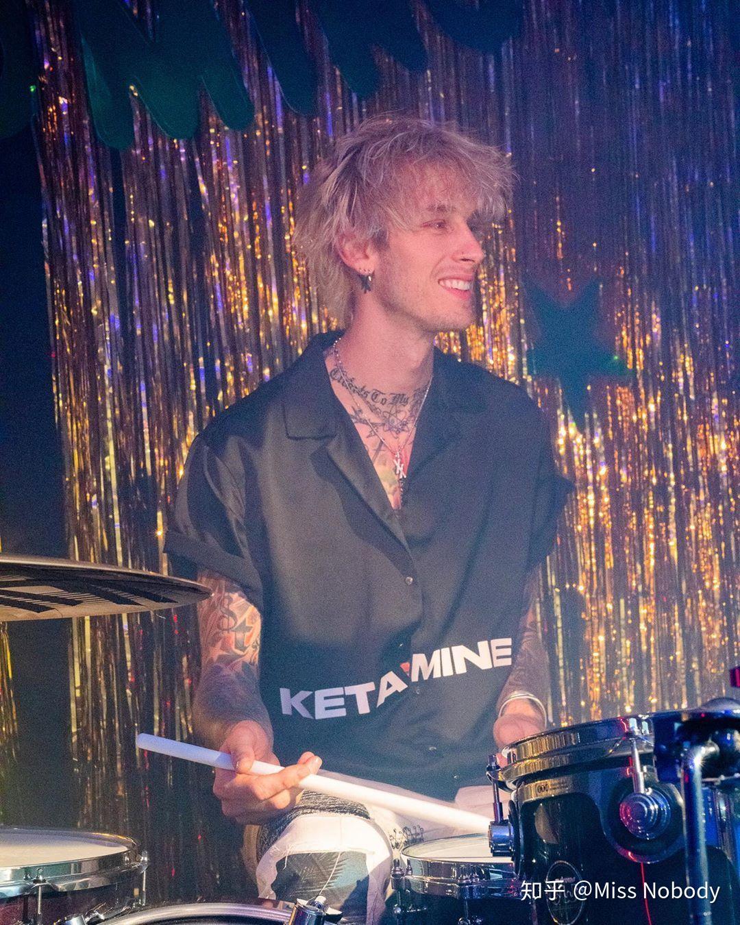 怎么评价machine gun kelly这位白人rapper?