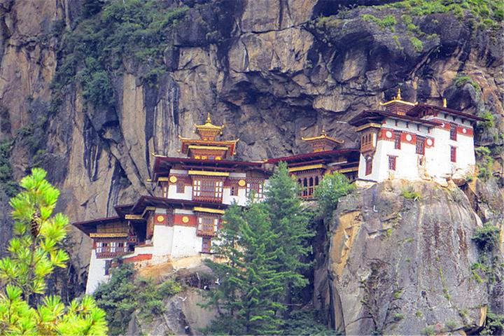 世界十大超级寺庙之一:虎穴寺,不丹国峭壁上的神圣寺庙 - 知乎
