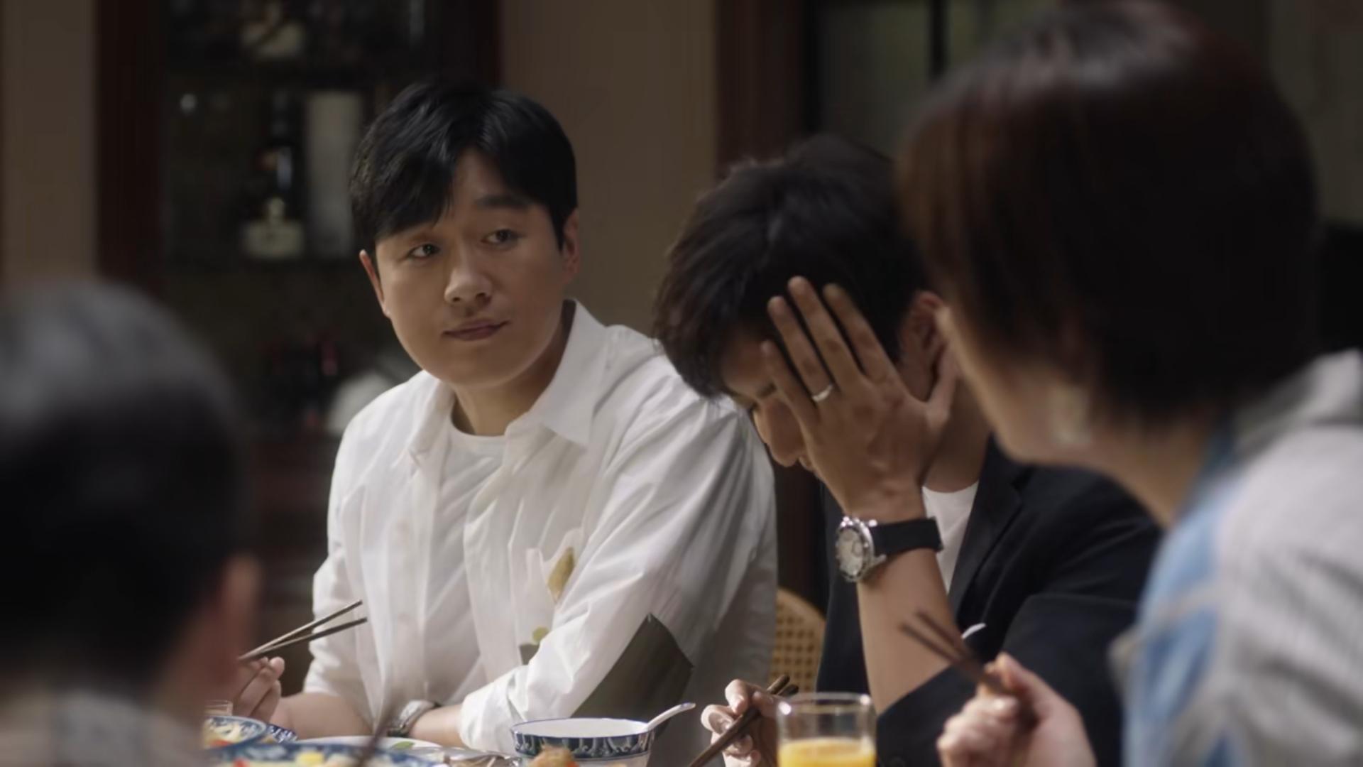 小舍得第一集的家庭聚会透露了哪些细节信息