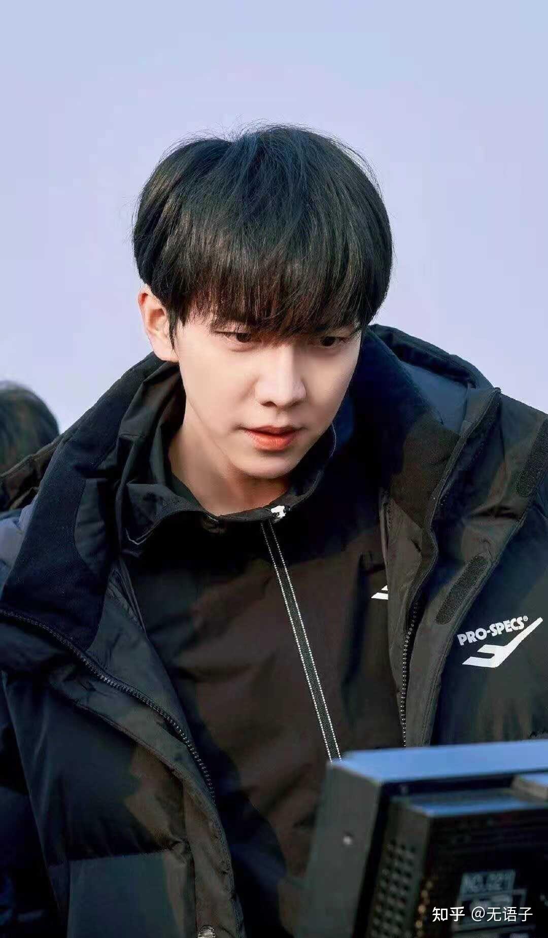 大佬们有没有李升基的帅照呀? - 知乎