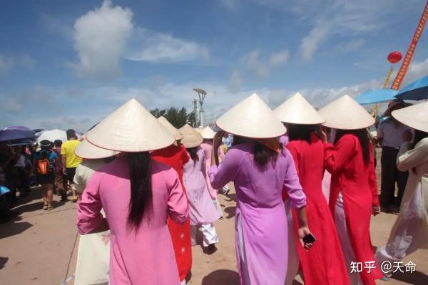 一袭汉服课堂：京族人服饰别具一格的特点 - 知乎