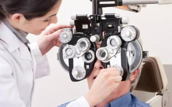 清晰视界焕发年轻风采,一副美丽岛渐进多焦镜全搞定