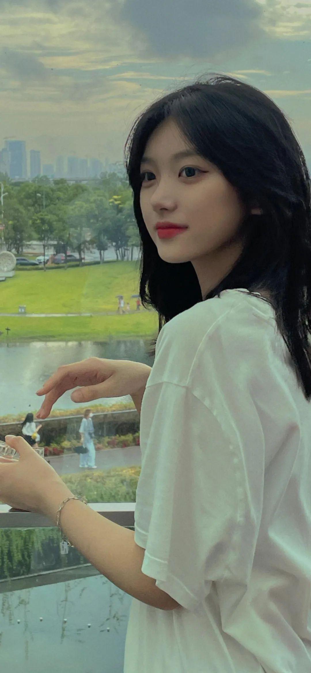 有没有那种禁欲系的污污的壁纸呀